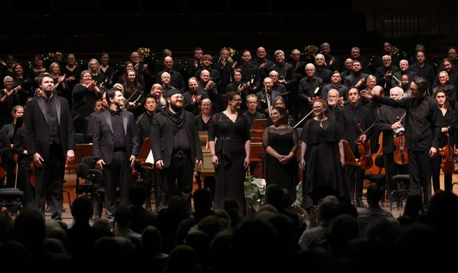 Music director Ken-David Masur salutes the vocal soloists in Handel's "Messiah," performed Dec. 8 by Milwaukee Symphony Chorus and Orchestra.